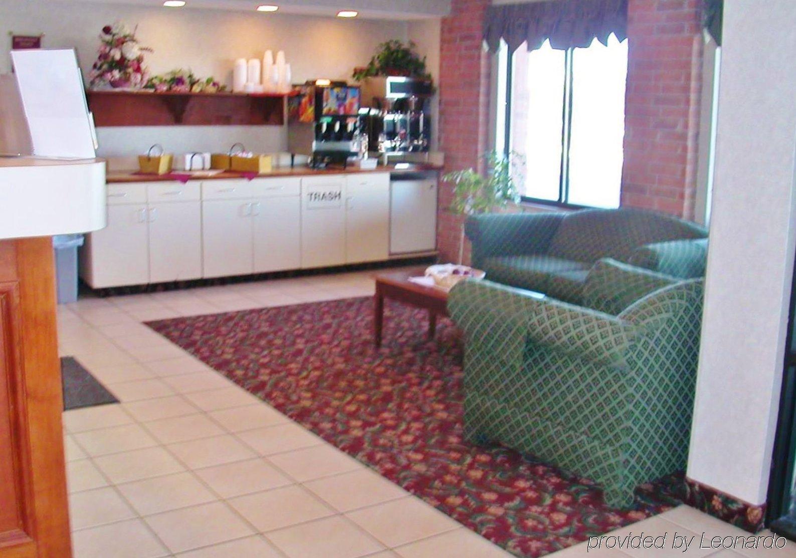 Lomira Inn And Suites Экстерьер фото